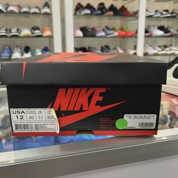 Air Jordan 1 Retro High Black Red Toe • Pre-Owned [5369] - view 6