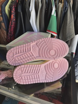 Air Jordan 1 Retro Low Original SP Travis Scott Shy Pink • Pre-Owned [2858] - view 3