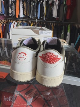 Air Jordan 1 Retro Low Original SP Travis Scott Medium Olive • Pre-Owned [7871] - view 3