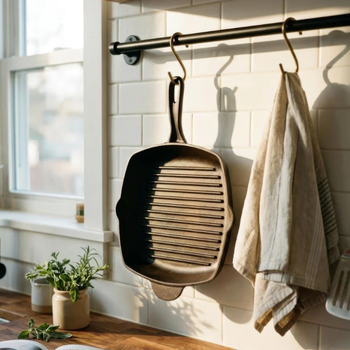 PRE-SEASONED CAST IRON GRIDDLE PAN