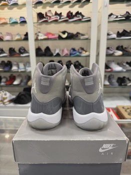 Air Jordan 11 Retro Cool Grey (2021) (Grade School) • Pre-Owned [5548] - view 5
