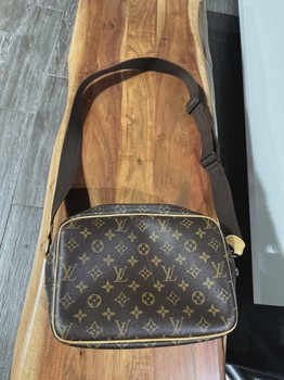 Louis Vuitton Reporter Bag • Pre-Owned [4817] - view 2