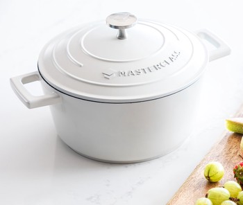 MASTERCLASS NON STICK CASSEROLE - 20CM/2.5 LITRE - CREAM