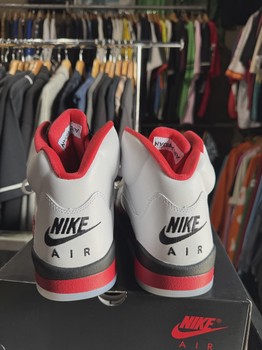 Air Jordan 5 Retro Fire Red Black Tongue (2025) • Pre-Owned [0118] - view 3