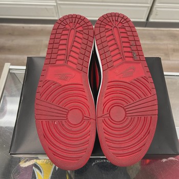 Jordan 1 Retro Low OG Banned • Pre-Owned [9030] - view 4