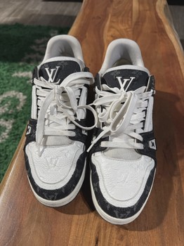 Louis Vuitton Trainer 9LV No Box • Pre-Owned [8024] - view 2