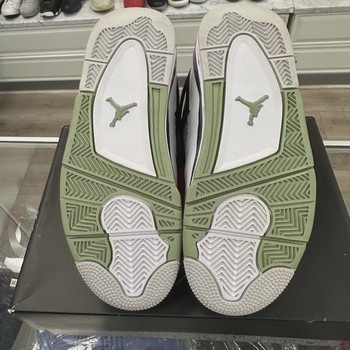 Air Jordan 4 Retro Seafoam (Women's) • Pre-Owned [2021] - photo 4