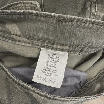 Unionbay Men's Camouflage Cargo Shorts • Pre-Owned [1116] - view 3