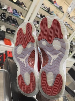Air Jordan 11 Retro Cherry (2022) • Pre-Owned [0056] - view 3