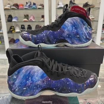Nike Air Foamposite One Galaxy (2025) • Pre-Owned [2025] - view 3