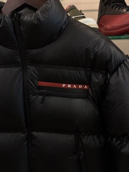 Prada Light Re-Nylon hooded puffer jacket - Pre-Owned - view 2
