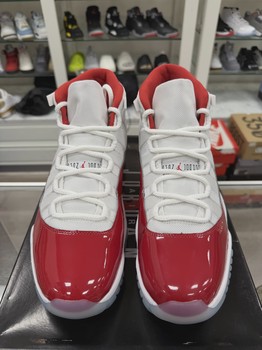 Air Jordan 11 Retro Cherry (2022) • Pre-Owned [0056] - view 6
