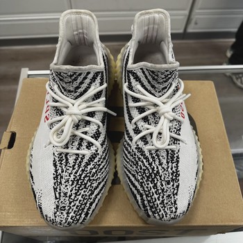 adidas Yeezy Boost 350 V2 Zebra • Pre-Owned [7389] - view 3