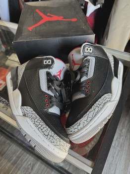 Air Jordan 3 Retro Black Cement (2018) • Pre-Owned [2116] - view 3