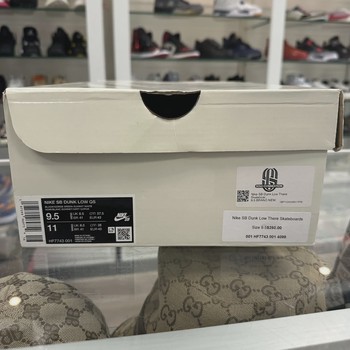 Nike SB Dunk Low There Skateboards • Pre-Owned [7915] - view 8