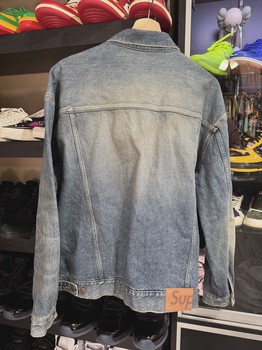 Supreme Distressed Selvedge Trucker Jacket Washed Indigo  M  • Pre-Owned [8792] - view 2