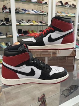 Air Jordan 1 High Black Toe Reimagined • Pre-Owned [4606] - photo 8