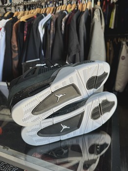Air Jordan 4 Retro Fear (2024) • Pre-Owned [2191] - view 2