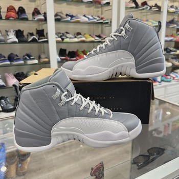 Air Jordan 12 Retro Stealth • Pre-Owned [1853] - view 8