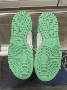 Nike Dunk Low Green Glow no box (Women's) • Pre-Owned [4049] - view 2