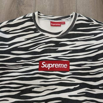 Supreme Box Logo Crewneck (FW22) Zebra • Pre-Owned [1614] - view 2
