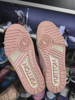 Louis Vuitton Trainer Pink sz 38 No Box • Pre-Owned [1282] - view 3