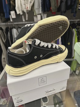 Maison Mihara Sneakers Vintage • Pre-Owned [1902] - view 2
