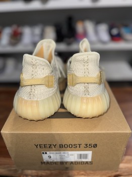 adidas Yeezy Boost 350 V2 Light • Pre-Owned - view 4