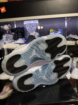Jordan 11 Retro Legend Blue (2024) • Pre-Owned [3109] - view 3
