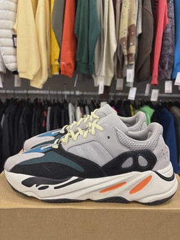 adidas Yeezy Boost 700 Wave Runner • Pre-Owned [5219] - view 5