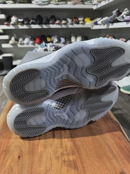 Air Jordan 11 Retro Cool Grey (2021) • Pre-Owned [6150] - view 3