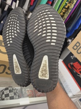 adidas Yeezy Boost 350 V2 Core Black Copper • Pre-Owned [9907] - view 3