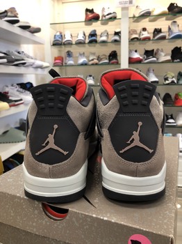 Jordan 4 Retro Taupe Haze • Pre-Owned - view 5