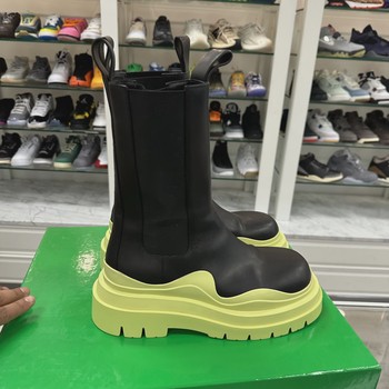 Bottega Veneta Tire Chelsea Boots • Pre-Owned [0996] - view 4