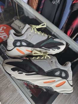adidas Yeezy Boost 700 Wave Runner No Box • Pre-Owned [7562] - view 4