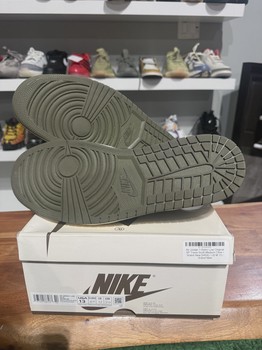 Air Jordan 1 Retro Low Original SP Travis Scott Medium Olive • Pre-Owned [5828] - view 2