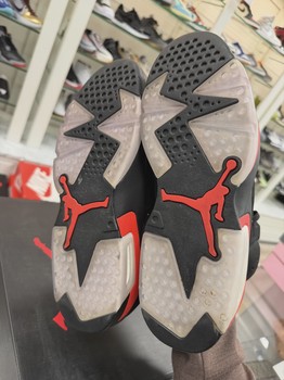 Jordan 6 Retro Black Infrared (2019) • Pre-Owned [1230] - view 3