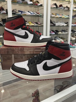 Air Jordan 1 High Black Toe Reimagined • Pre-Owned [4606] - photo 1