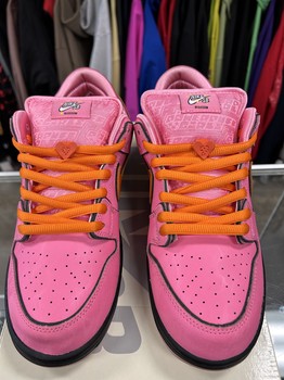 Nike SB Dunk Low The Powerpuff Girls Blossom • Pre-Owned [6269] - view 4