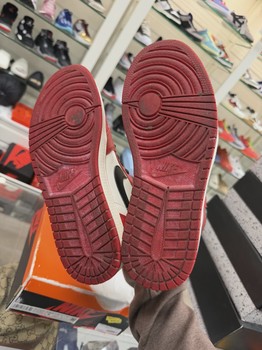 Air Jordan 1 Retro High Original Chicago Lost and Found • Pre-Owned [2087] - view 3