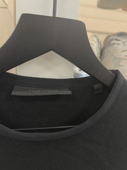 Fear of God Essentials Crewneck Sweatshirt • Pre-Owned [2107] - view 4