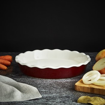 FOUNDRY FLUTED CERAMIC PIE DISH - BORDEAUX RED