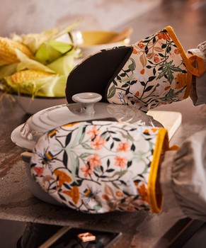 BEE BLOOM MICRO MITTS - SET OF 2