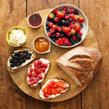 JAMIE OLIVER 'BIG LOVE' ALL-ROUNDER SERVING BOARD