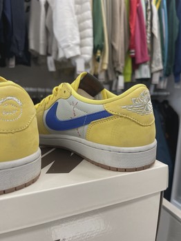 Air Jordan 1 Retro Low Original SP Travis Scott Canary (Women's) • Pre-Owned [7905] - photo 4