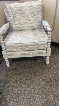 CARMY WAVY SPINDLE CHAIR