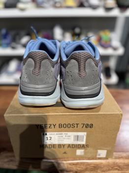 adidas Yeezy Boost 700 Carbon Blue - Pre-Owned - view 4