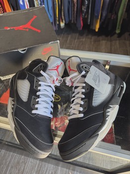 Air Jordan 5 Retro Original Black Metallic Reimagined • Pre-Owned [5761] - view 2