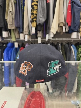 Supreme "Mascots" S Logo New Era 59FIFTY Fitted Cap • Pre-Owned [0446] - view 3