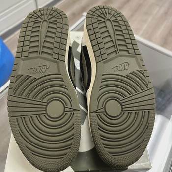 Air Jordan 1 Retro Low Original SP Travis Scott Olive (Women's) • Pre-Owned [0552] - view 5